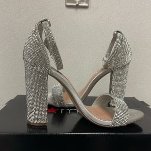 Steve Madden Carrson-r Crystal Heel size 8M